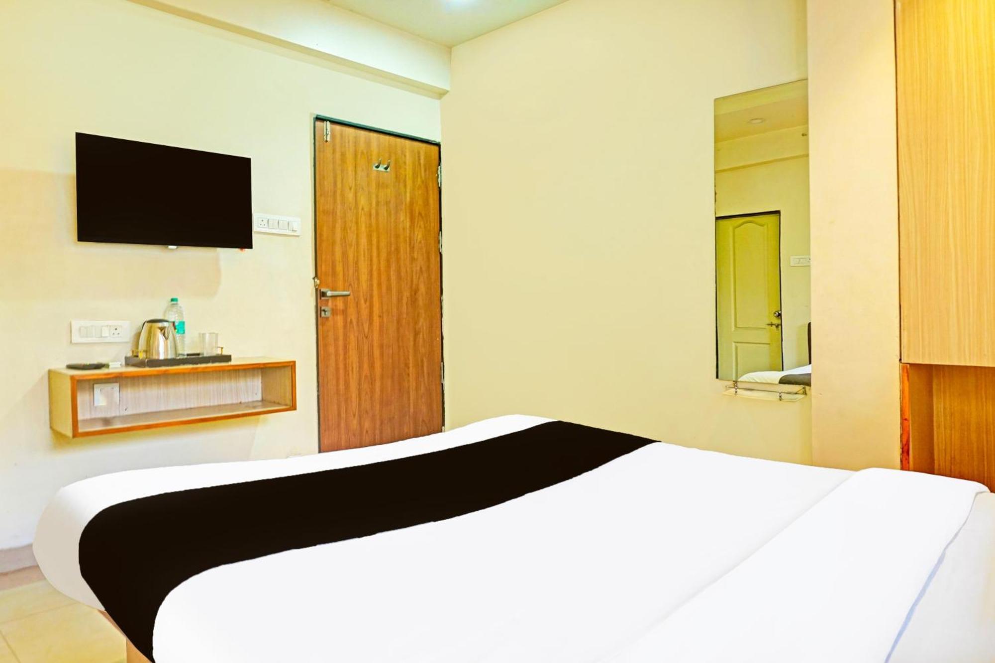 Hotel Super Collection O Nagar Road Viman Nagar Formerly Ananta Sagar Pune